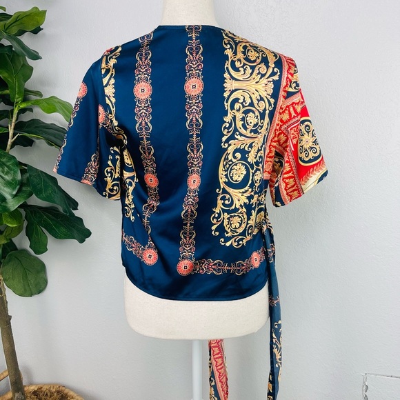 Pretty Little thing Baroque Gold Chain Wrap Crop Midi Top - Picture 2 of 6